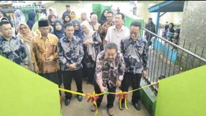 Anggota DPRD Jabar Sopyan BHM Resmikan Penambahan Gedung MI Padajaya