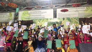Lestarikan Budaya, SMPN 5 Kota Sukabumi Pasanggiri Jaipong