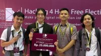 KEREN: Dua mahasiswa Teknik Informatika Universitas Universitas Nusa Putra, M Fahraz dan Saepul Bahri berhasil mengharumkan kampusnya melalui lomba Hack Marathon yang diselenggarakan UNESCO pada 14-15 Desember 2023 di UPI, Bandung, Jawa Barat.(dok.radarsukabumi)
