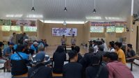 CURHAT : Suasana saat puluhan tukang ojek pangkalan dan online curhat ke kapolres Sukabumi di Pujasera Primkopol Polres Sukabumi jalan komplek perkantoran jajaway, Palabuhanratu.