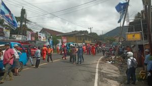 Jalan Puncak Bogor Ditutup Sementara, Saat Evakuasi Kendaraan Tabrakan Beruntun