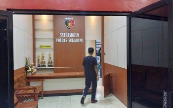 Diduga terlibat kampanye salah satu Calon Anggota Legislatif (Caleg) di puncak Darma saat malam pergantian tahun 2024 lalu, kepada desa Girimukti, Kecamatan Ciemas di periksa Bawaslu dan polres Sukabumi.
