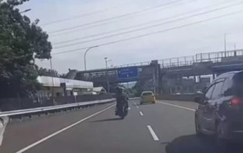 Pengendara Motor Malah Masuk Tol Jagorawi ke Arah Puncak