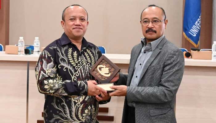 Rektor-UNP-Kurniawan
