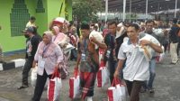 Presiden Joko Widodo (Jokowi) mengatakan penyaluran bantuan pangan cadangan beras pemerintah kepada warga