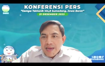 Kepala Pusat Gempa Bumi dan Tsunami Badan Meteorologi, Klimatologi, dan Geofisika (BMKG) Daryono saat memberikan paparan di Jakarta, Senin, (1/1/2024). (BMKG)
