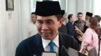 Penjabat (Pj) Sekretaris Daerah (Sekda) Provinsi Jawa Barat Muhammad Taufiq Budi Santoso memberikan keterangan di Gedung Sate Bandung, Selasa (23/1/2024). (Ricky Prayoga)