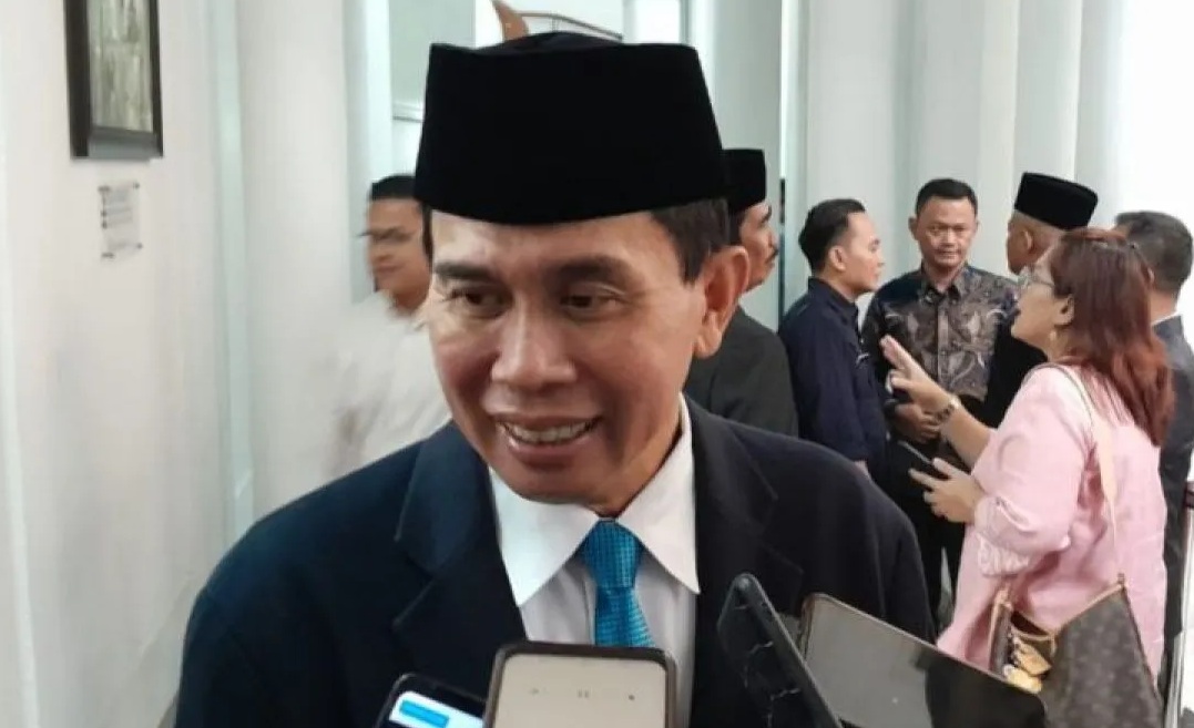 Penjabat (Pj) Sekretaris Daerah (Sekda) Provinsi Jawa Barat Muhammad Taufiq Budi Santoso memberikan keterangan di Gedung Sate Bandung, Selasa (23/1/2024). (Ricky Prayoga)