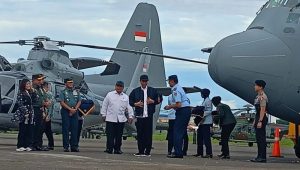 Presiden Joko Widodo Dampingi Prabowo Saksikan Penyerahan Pesawat Hercules untuk TNI AU