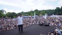 Calon Presiden RI Prabowo Subianto melakukan kampanye di Desa Rawalele, Kecamatan Dawuan, Kabupaten Subang, Jawa Barat, Sabtu (27/1/2024).