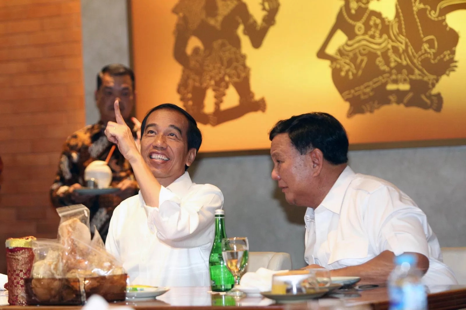 Pertemuan Jokowi-Prabowo Subianto. (Miftahulhayat/Jawa Pos)