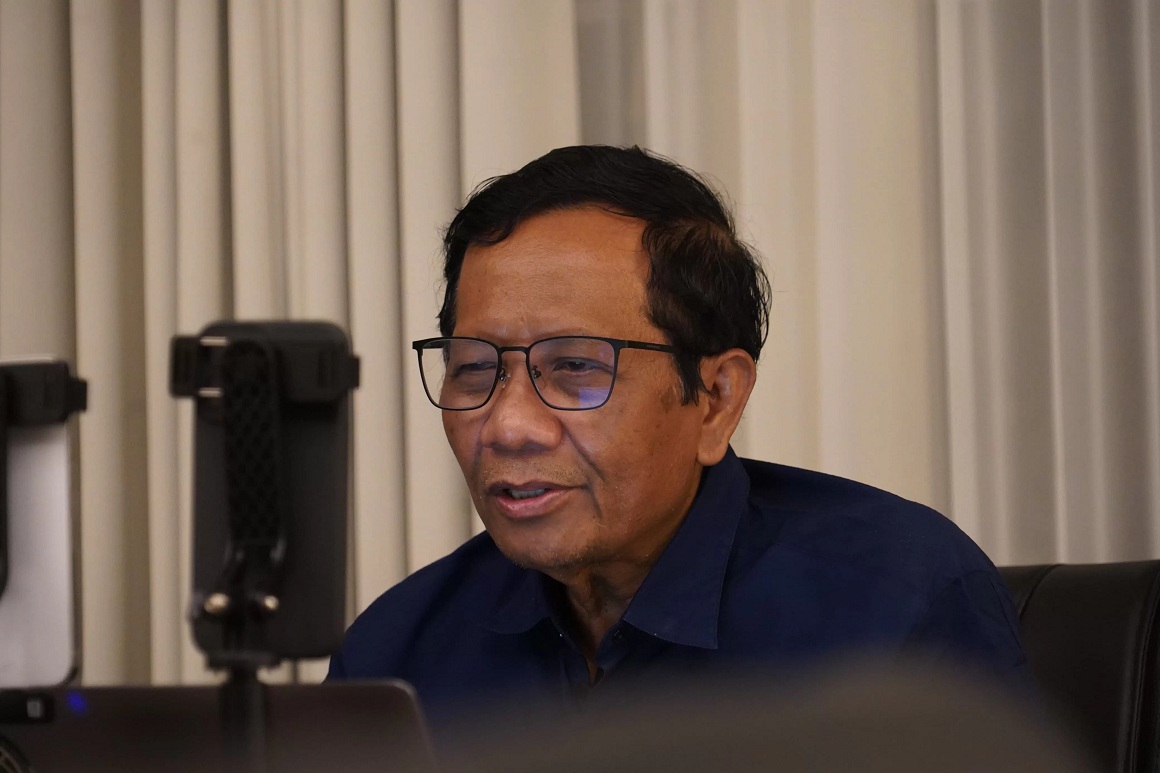 Calon wakil presiden (cawapres) nomor urut 03, Mahfud MD menceritakan semangat antikorupsi Bung Hatta saat Live TikTok dan Instagram. ( Ganjar-Mahfud)