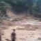 Rekaman video yang memperlihatkan kejadian tanah longsor di Desa Pasanggrahan, Kecamatan Kasomalang, Kabupaten Subang, Minggu (7/1). Foto: potongan video