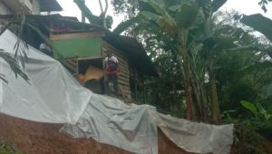 Longsor di Sukabumi Ancam Dua Rumah