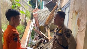 Bencana Gempa Banten Rusak Rumah Warga Megamendung