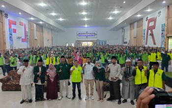 Caleg Tandem Ngahiji dari PKB saat melaunching Kartu Tanda Perjuangan (KTP) di Dapil 1 Kabupaten Sukabumi.(Foto: For Radar Sukabumi)