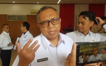 DIWAWANCARAI : Bupati Sukabumi, saat diwawancarai Radar Sukabumi, soal progres pembangunan huntap di Nyalindung.(FOTO : DENDI/RADAR SUKABUMI)