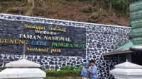 Pintu masuk Taman Nasional Gunung Gede Pangrango di Kecamatan Cipanas, Kabupaten Cianjur, Jawa Barat.(Ahmad Fikri)