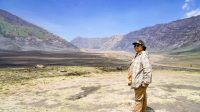 Menteri Lingkungan Hidup dan Kehutanan Siti Nurbaya Bakar memeriksa dampak kebakaran hutan dan lahan yang terjadi di kawasan Gunung Bromo.
