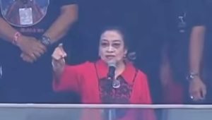 Tunjuk Jari, Megawati : Polisi Tentara Jangan Intimidasi Rakyatku, Emang Kalian Siapa