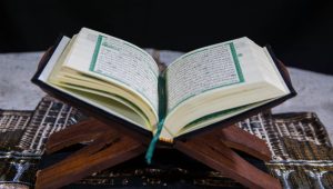 8 Manfaat Baca Ayat Kursi Selepas Salat Wajib, Mendapat Ketenangan Hati