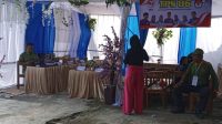 UNIK : Suasana TPS 6 Kampung Tegal Nyampai, Desa Loji, Kecamatan Simpenan Kabupaten Sukabumi yang didesain Layaknya Acara Pernikahan. (foto : ist)