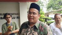 Ketua Bawaslu RI Rahmat Bagja menjawab pertanyaan awak media di Kantor Bawaslu RI, Jakarta, Jumat (16/2/2024). (Nadia Putri Rahmani)
