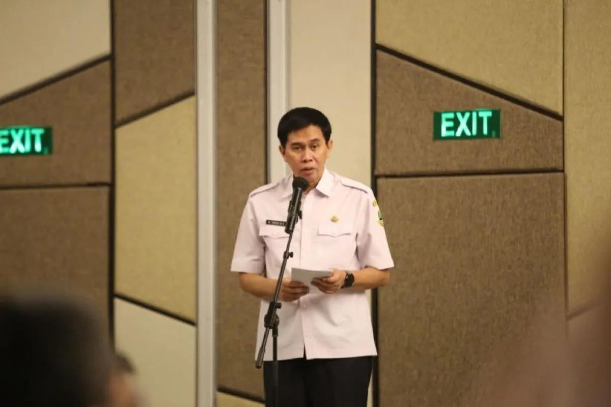 Penjabat (Pj) Sekda Jabar Taufiq Budi Santoso memberikan keterangan dalam Rembug Stunting Jabar 2024 di Kota Bandung, Senin (26/2/2024). (Pemprov Jabar)