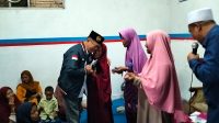 Doa Pedagang Nasi Uduk Keliling Saat Disantuni Caleg Perindo Indra Utama, Semoga Jadi!