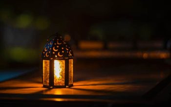 Bulan Ramadan merupakan bulan suci dalam agama Islam yang penuh berkah dan ampunan.