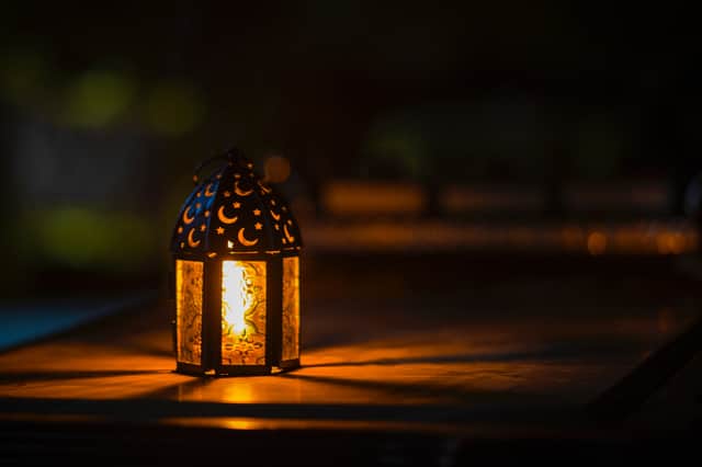 Bulan Ramadan merupakan bulan suci dalam agama Islam yang penuh berkah dan ampunan.