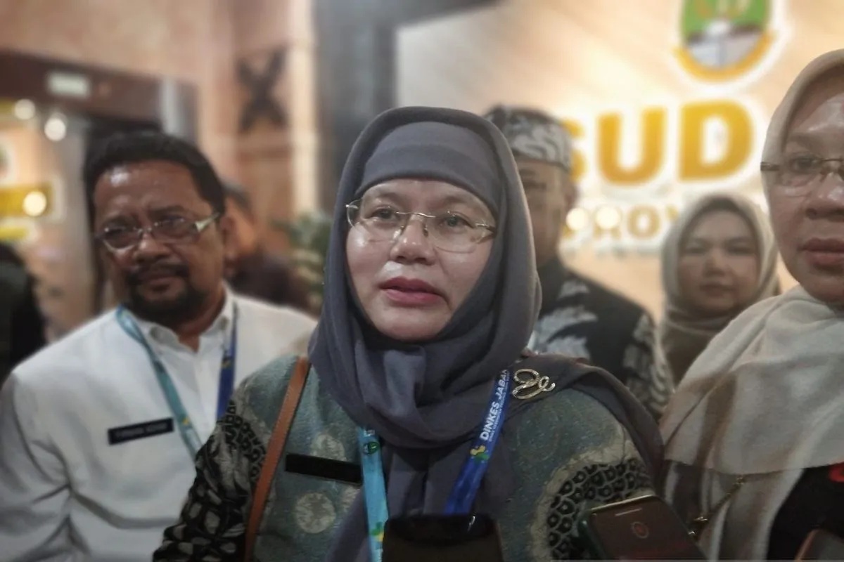 Kepala Dinas Kesehatan (Dinkes) Jawa Barat Vini Adiani Dewi memberikan keterangan di Kabupaten Bandung.