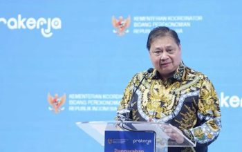 Menko Bidang Perekonomian Airlangga Hartarto dalam Pengarahan Komite Cipta Kerja dan Mitra Program Kartu Prakerja di Jakarta, Selasa (23/01/2024). (Kemenko Perekonomian)