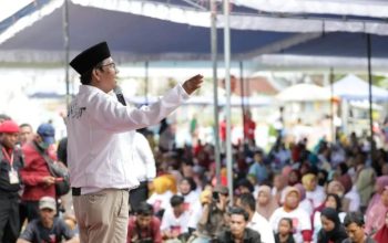 Cawapres RI Mahfud Md. di Desa Sumberrejo, Kecamatan Senduro, Kabupaten Lumajang, Jawa Timur. (Ganjar-Mahfud)
