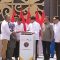 Presiden Joko Widodo bersama Menteri Perhubungan Budi Karya Sumadi dan para pejabat daerah di Jawa Barat, meresmikan hasil revitalisasi Terminal Leuwipanjang dan Terminal Banjar, yang dilakukan secara daring, di Terminal Leuwipanjang, Bandung, Sabtu (3/2/2024). (Ricky Prayoga)