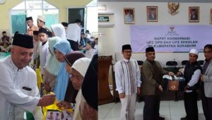 Baznas Kabupaten Sukabumi Bagikan 16 Ribu Paket Beras dan Insentif Kepada 772 Imam Masjid