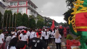 Puluhan Ribu Massa Relawan Ganjar-Mahfud Menyemut di Benteng Vastenburg Solo