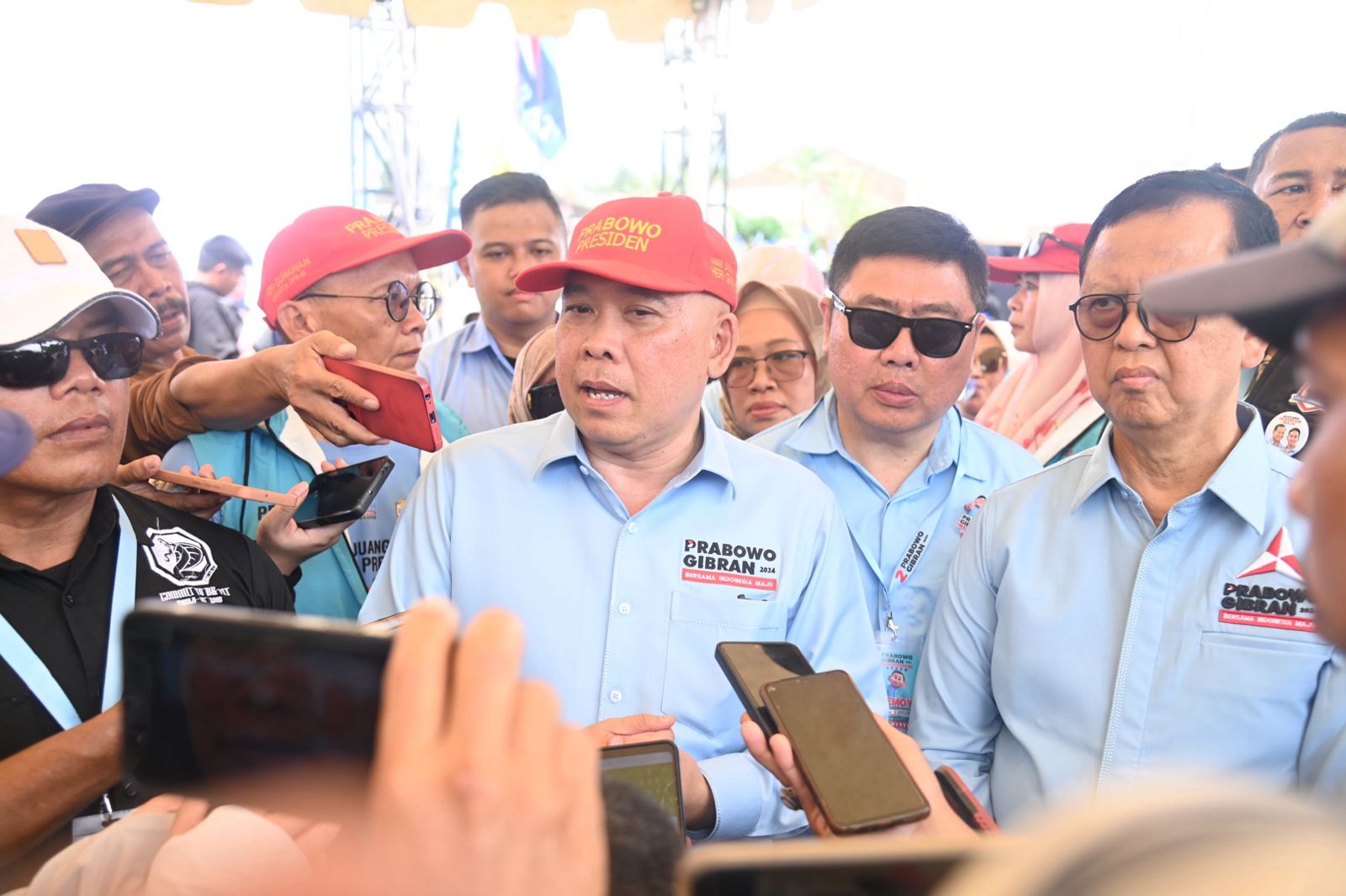 KAMPANYE : Anggota DPR RI dari Partai Gerindra, Heri Gunawan saat kampanye terbuka di Kota Sukabumi.(FOTO : Radar Sukabumi)
