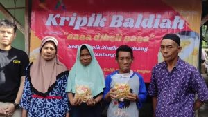 Cerita Baldiah, Dulu “A Kasihan A”, Sekarang “A Silakan Beli Keripik A” Usai Dibantu Kemensos
