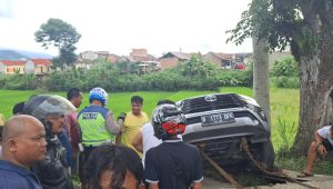 Mobil Innova di Kebonpedes Terjun ke Jurang, Saat Ditinggalkan Supir