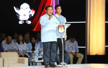 Calon presiden nomor urut 2, Prabowo Subianto, mengatakan makan gratis adalah mutlak bagi rakyat Indonesia. (DERY RIDWANSAH/ JAWAPOS.COM)