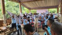 500 Relawan pendukung AMIN mengalihkan dukungan mereka ke pasangan Prabowo-Gibran, di Jalan Turi, Lenteng Agung, Jagakarsa, Jakarta Selatan, Sabtu (10/2/2024)