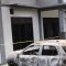 Mobil milik calon anggota legislatif DPR RI dari Partai Kebangkitan Bangsa (PKB) Neng Eem dibakar orang tidak dikenal saat terparkir di posko kemenangannya di Desa Sukanagalih, Kecamatan Pacet, Sabtu (17/2/2024).(Ahmad Fikri)