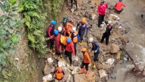 Dua Warga Bogor Meninggal Tertimbun Longsor , Dua Luka-luka