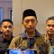 Komandan TKN Fanta Prabowo-Gibran, Muhammad Arief Rosyid Hasan beri keterangan kepada wartawan di Jakarta Selatan, Minggu (25/2/2024). (Fianda Sjofjan Rassat)