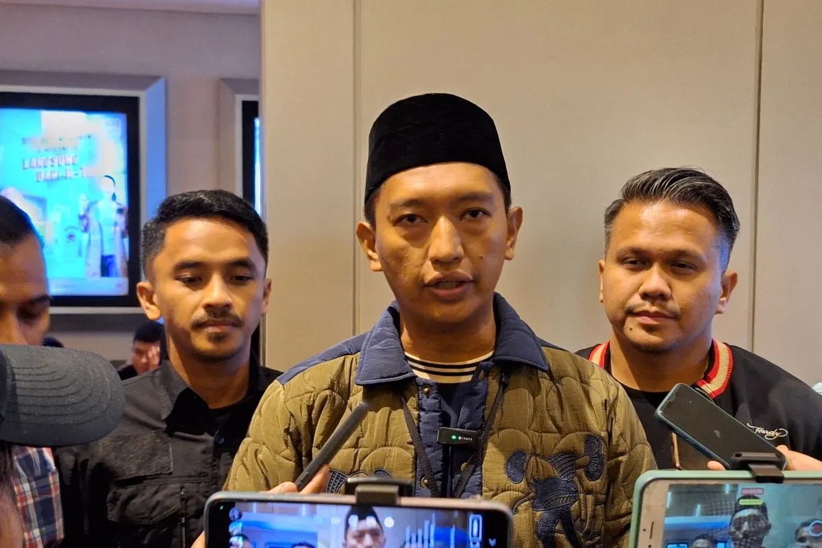 Komandan TKN Fanta Prabowo-Gibran, Muhammad Arief Rosyid Hasan beri keterangan kepada wartawan di Jakarta Selatan, Minggu (25/2/2024). (Fianda Sjofjan Rassat)