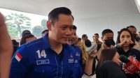 Ketua Umum Partai Demokrat Agus Harimurti Yudhoyono (AHY) menghadiri Apel Siaga Perubahan di SUGBK, Senayan, Jakarta, Minggu (16/7). (MUHAMMAD RIDWAN)