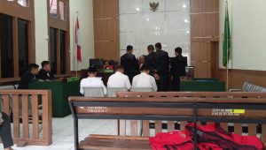 Tiga Koruptor Pejabat Perumda-ATE Mulai Disidang, Kuasa Hukum Minta Satu Minggu untuk Membela