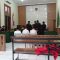 DISIDANG : Suasana tiga mantan pejabat Perumda-ATE saat menjalani sidang perdana di PN Tipikor Bandung.