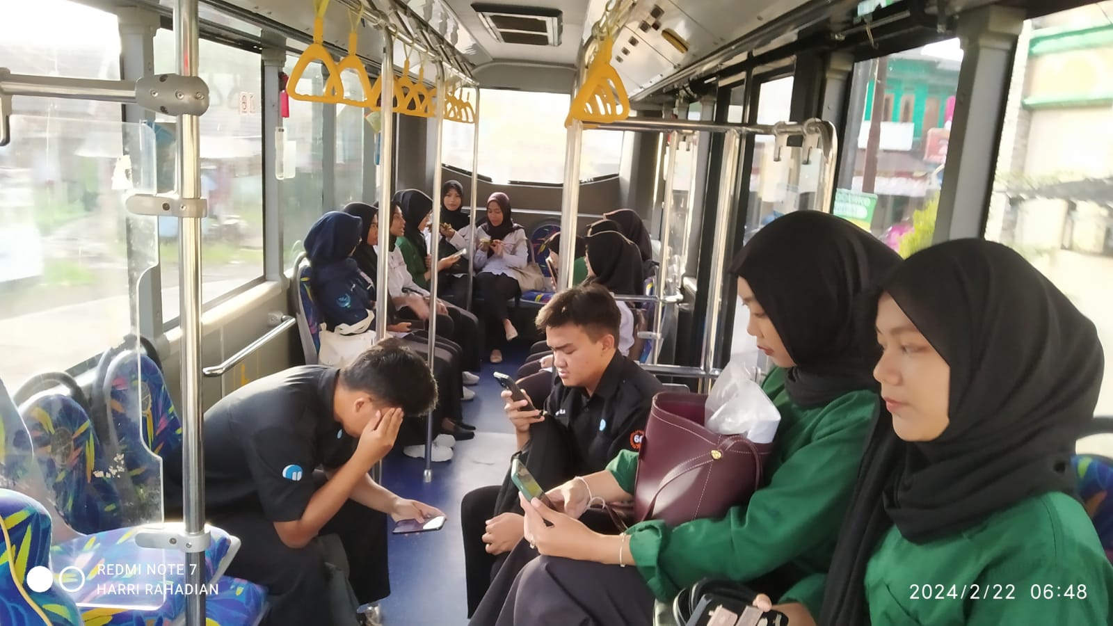 PELAYANAN: Dishub Kota Sukabumi saat mengoperasikan Si Tayo di wilayah kerjanya, Jumat (23/2).